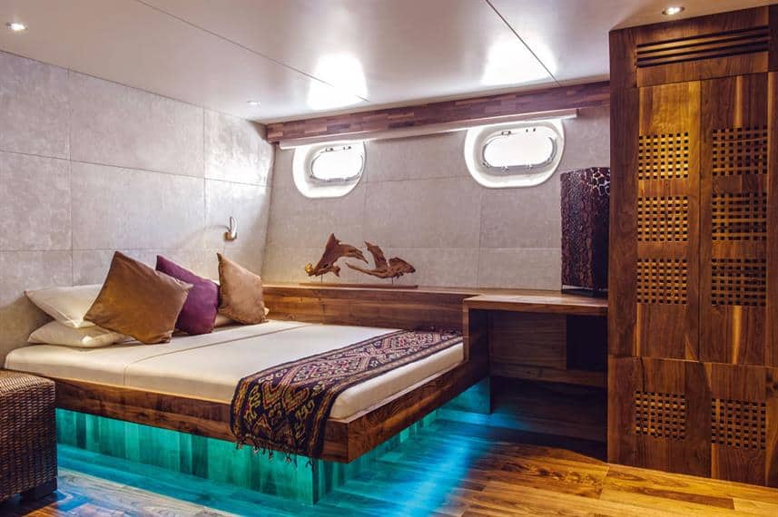 Manta suite beds on board Scubaspa Ying